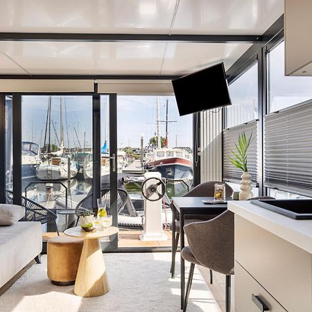 Cosy Tiny Houseboats Near Beach And Restaurants By Weltevreden Experience 제이볼데 외부 사진