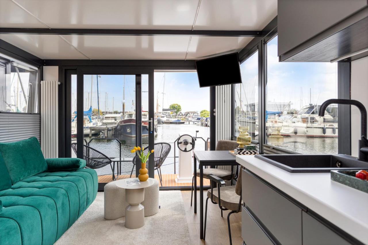 Cosy Tiny Houseboats Near Beach And Restaurants By Weltevreden Experience 제이볼데 외부 사진