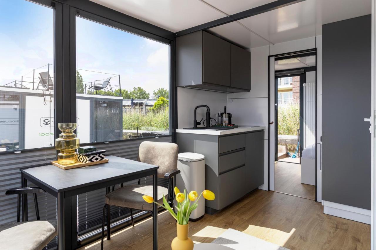 Cosy Tiny Houseboats Near Beach And Restaurants By Weltevreden Experience 제이볼데 외부 사진