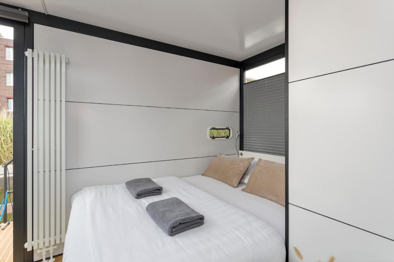 Cosy Tiny Houseboats Near Beach And Restaurants By Weltevreden Experience 제이볼데 외부 사진