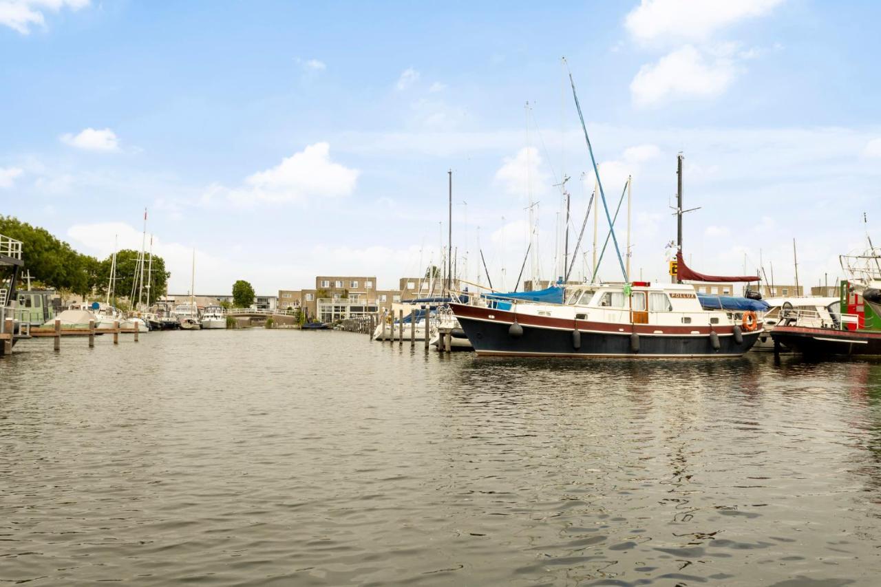 Cosy Tiny Houseboats Near Beach And Restaurants By Weltevreden Experience 제이볼데 외부 사진