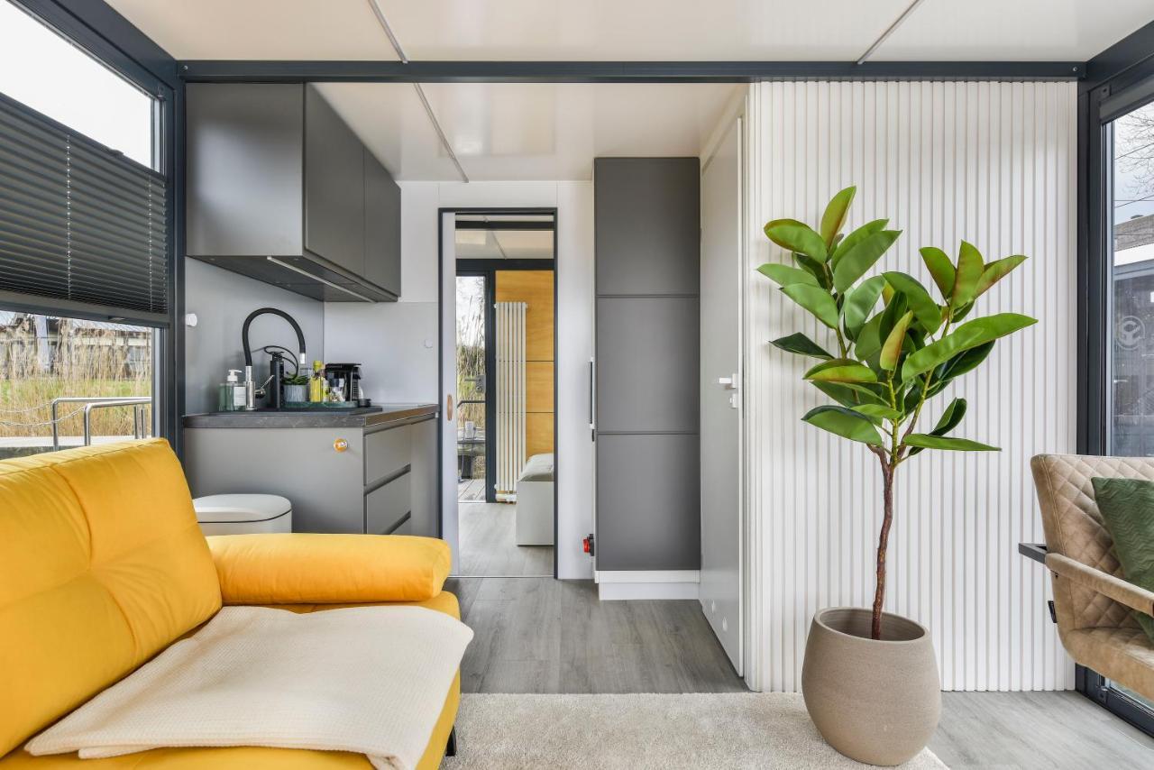 Cosy Tiny Houseboats Near Beach And Restaurants By Weltevreden Experience 제이볼데 외부 사진
