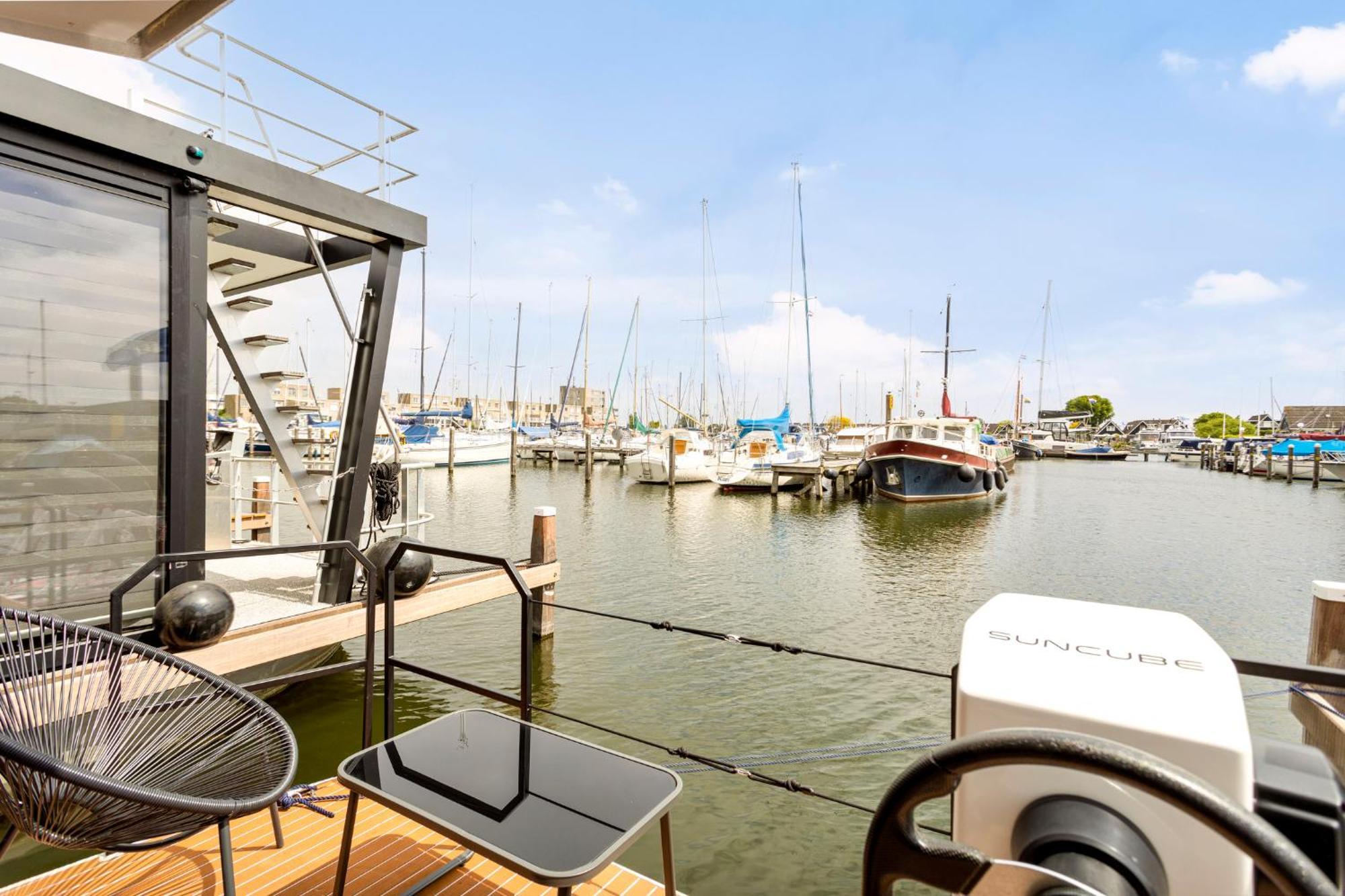 Cosy Tiny Houseboats Near Beach And Restaurants By Weltevreden Experience 제이볼데 외부 사진