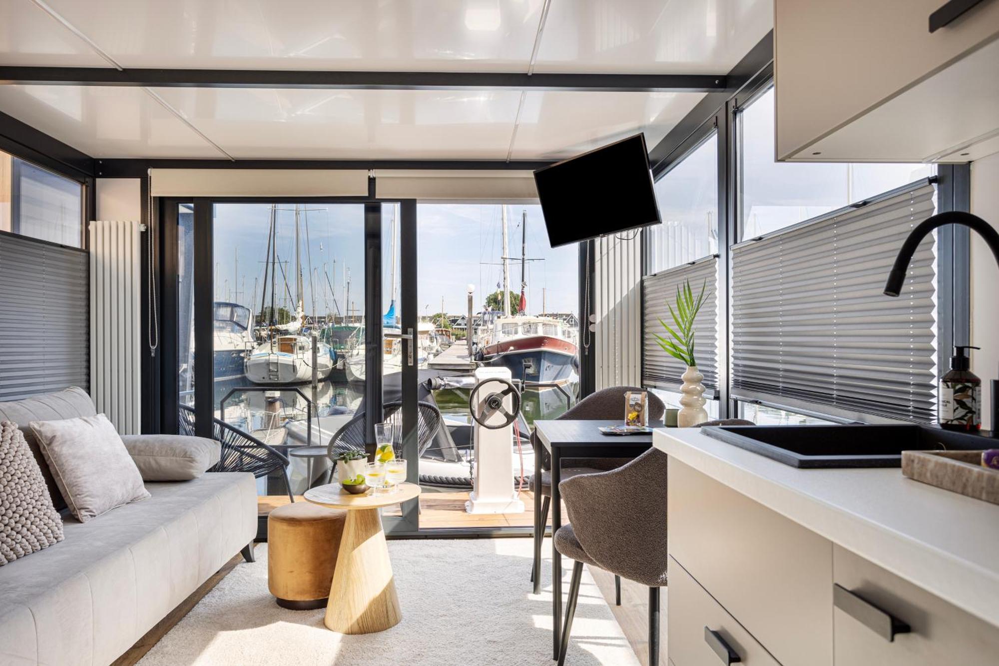 Cosy Tiny Houseboats Near Beach And Restaurants By Weltevreden Experience 제이볼데 외부 사진