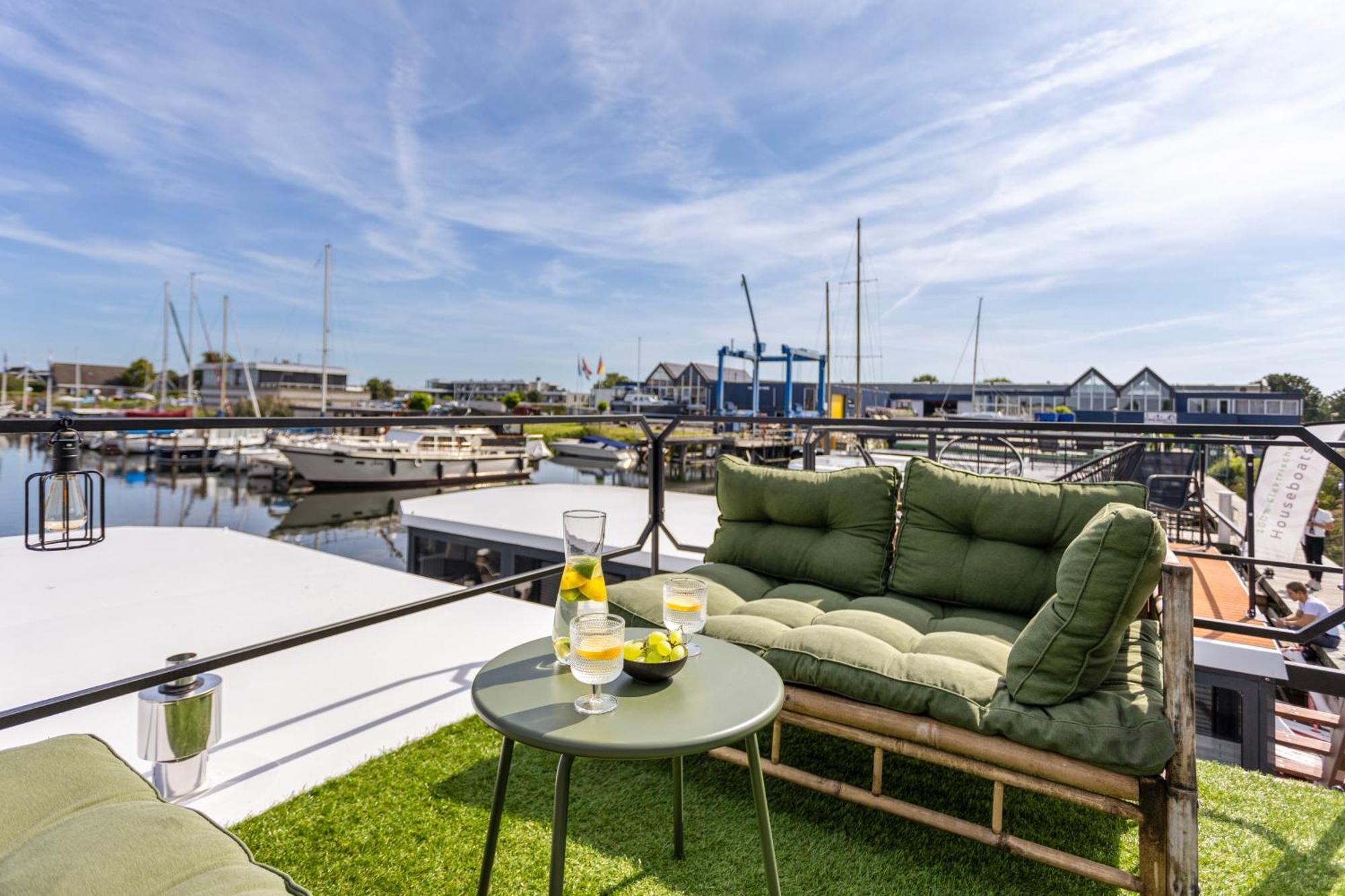Cosy Tiny Houseboats Near Beach And Restaurants By Weltevreden Experience 제이볼데 외부 사진