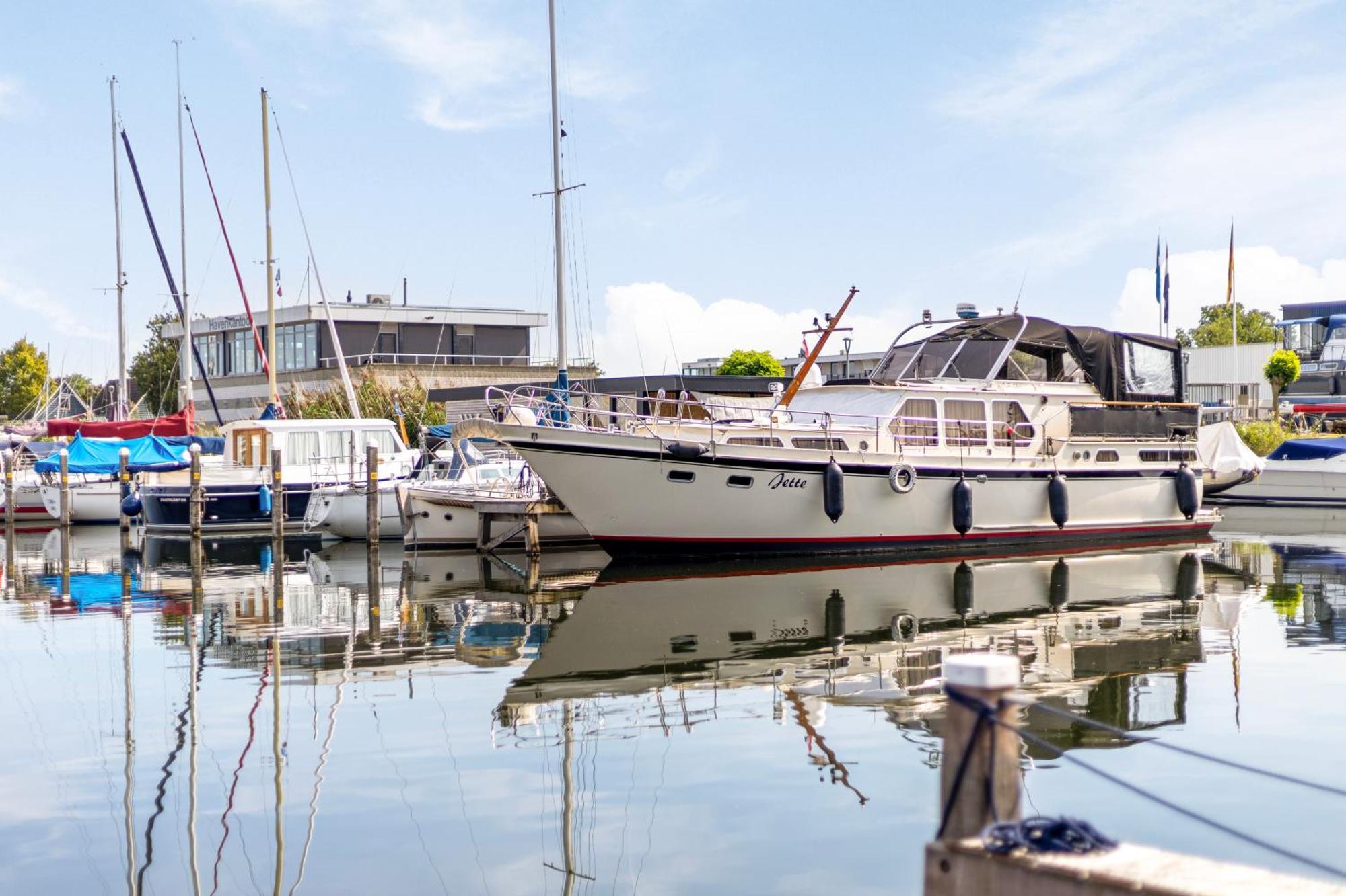 Cosy Tiny Houseboats Near Beach And Restaurants By Weltevreden Experience 제이볼데 외부 사진