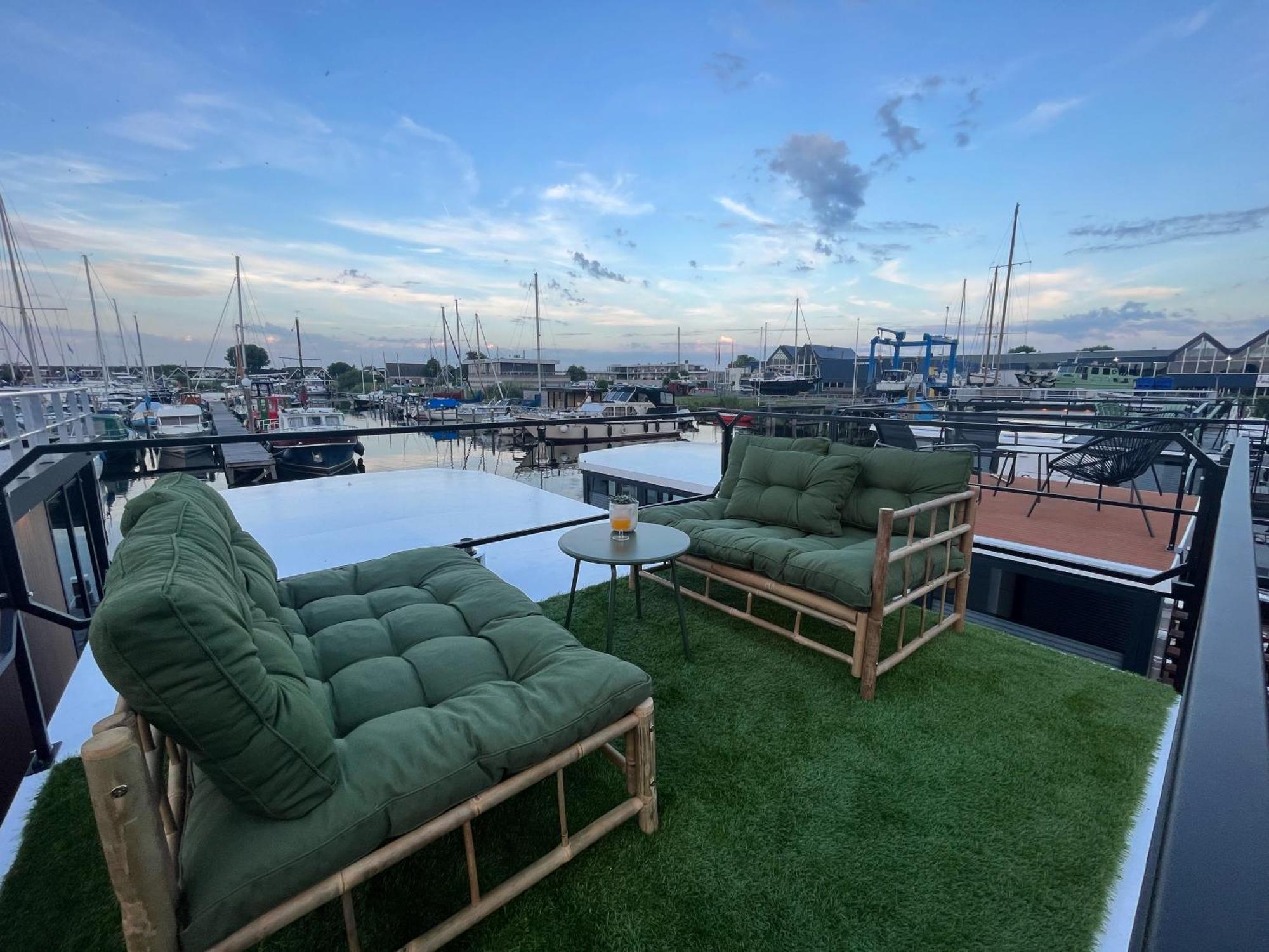 Cosy Tiny Houseboats Near Beach And Restaurants By Weltevreden Experience 제이볼데 외부 사진
